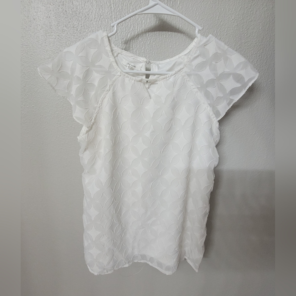 Bundle Of Shirts Size S Cream One Is Xs But Fits Like a Small